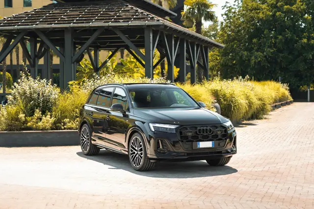 Audi Q7 50 TDI S-Line Edition 2025 — Nice Luxury Car Rental, Nice