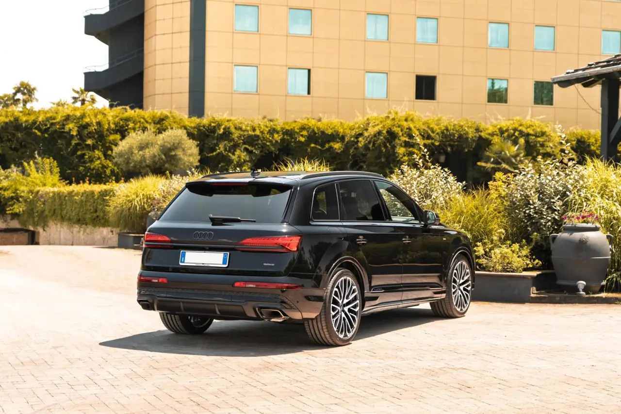 Audi Q7 50 TDI S-Line Edition 2025, приборная панель — Nice Luxury Car Rental, Ницца. Audi Q7 50 TDI S-Line Edition in Ницца Audi Q7 50 TDI S-Line Edition 2025 года доступен…