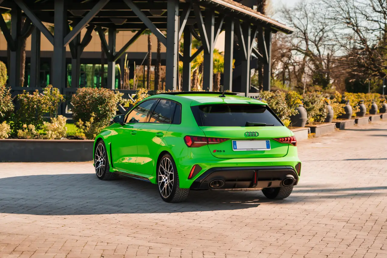 Audi RS3 Restyling 2025, внешний вид — Nice Luxury Car Rental, Ницца. Audi RS3 Restyling in Ницца Audi RS3 Restyling 2025 года предлагается для аренды в Ницце…