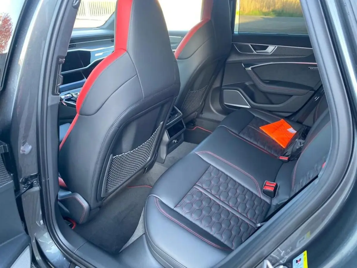 Audi RS6 2022, extérieur — Nice Luxury Car Rental, Nice. Audi RS6 in Nice La location d'une Audi RS6 2022 à Nice met à disposition un modèle sport…