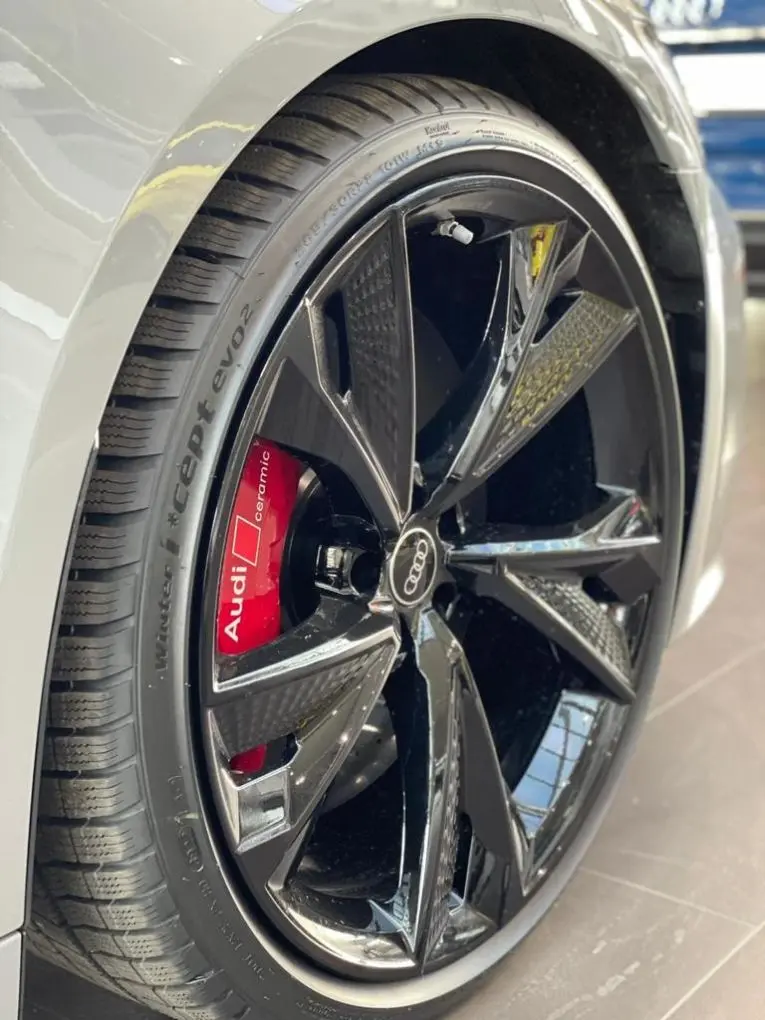 Audi RS6 Dynamic 2023, vue avant — Nice Luxury Car Rental, Nice. Audi RS6 Dynamic in Nice Louer l'Audi RS6 Dynamic à Nice, c'est choisir une voiture de…