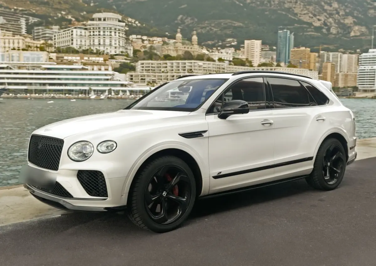 Bentley Bentayga V8-S 2024 — Nice Luxury Car Rental, Nice. Bentley Bentayga V8-S in Nice La Bentley Bentayga V8-S 2024 est proposée à la location à…