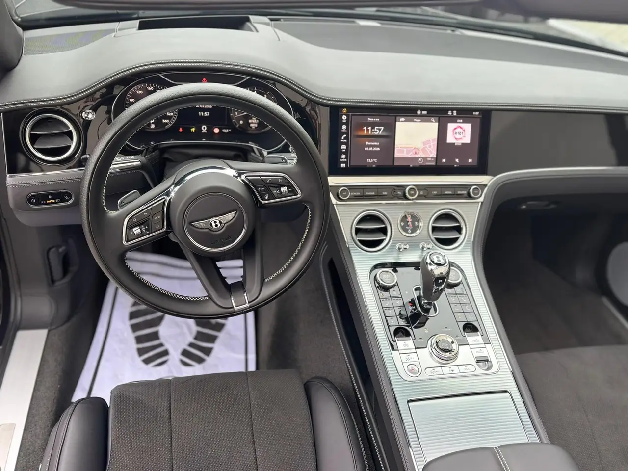 Bentley Continental GTC S V8 2025, extérieur — Nice Luxury Car Rental, Nice. Bentley Continental GTC S V8 in Nice La Bentley Continental GTC S V8 2025 est proposée à…