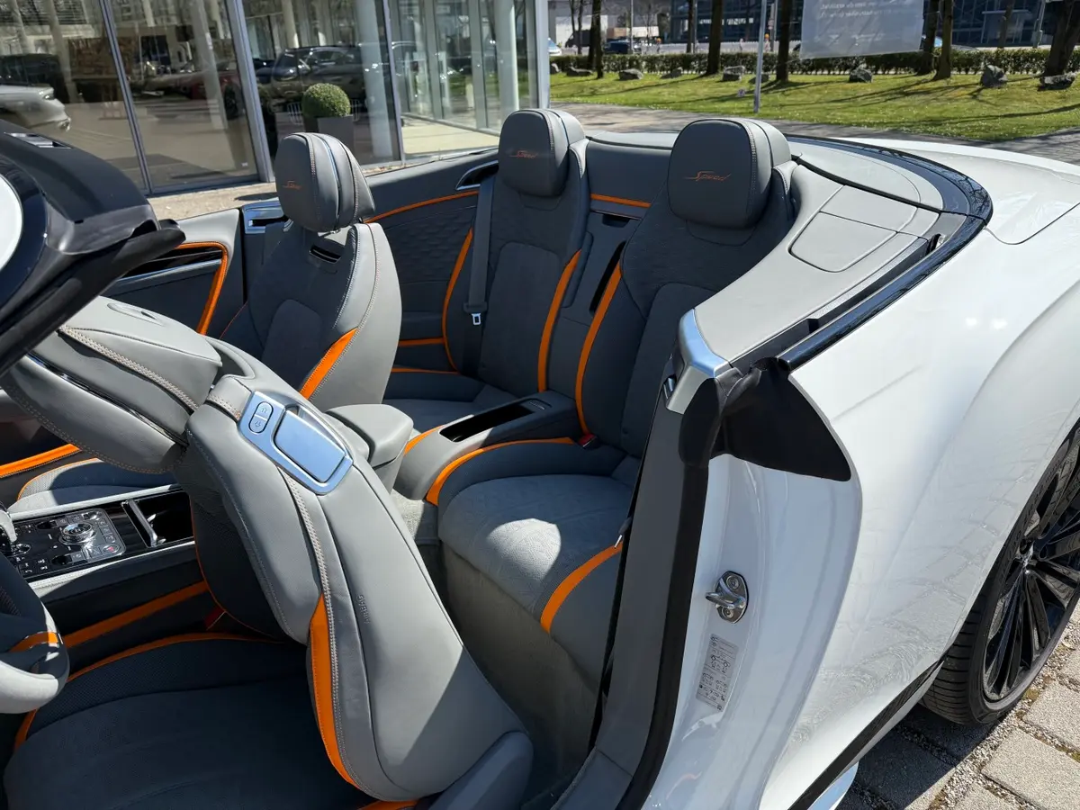 Bentley Continental GTC Speed 2025, вид сзади — Nice Luxury Car Rental, Ницца. Bentley Continental GTC Speed in Ницца Bentley Continental GTC Speed 2025 года можно…