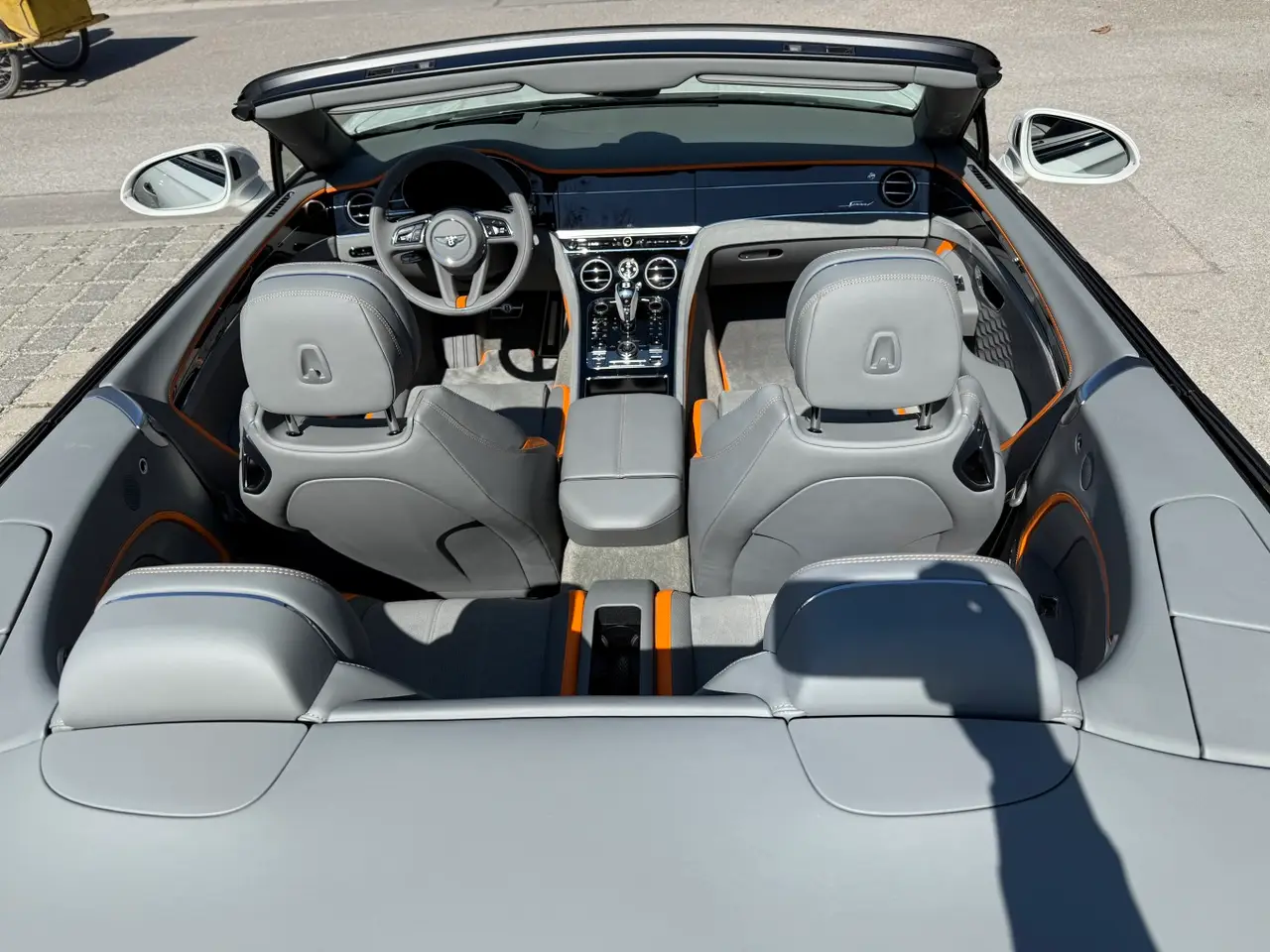 Bentley Continental GTC Speed 2025, салон — Nice Luxury Car Rental, Ницца. Bentley Continental GTC Speed in Ницца Bentley Continental GTC Speed 2025 года можно…