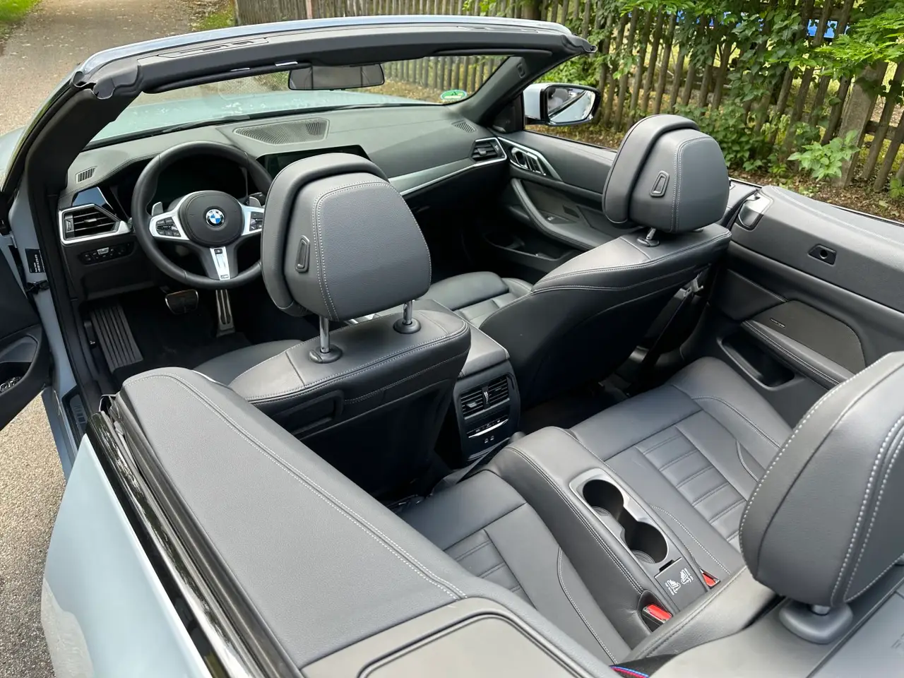 BMW 430i Cabrio 2023, приборная панель — Nice Luxury Car Rental, Ницца. BMW 430i Cabrio in Ницца BMW 430i Cabrio 2023 года доступен для аренды в Ницце как…
