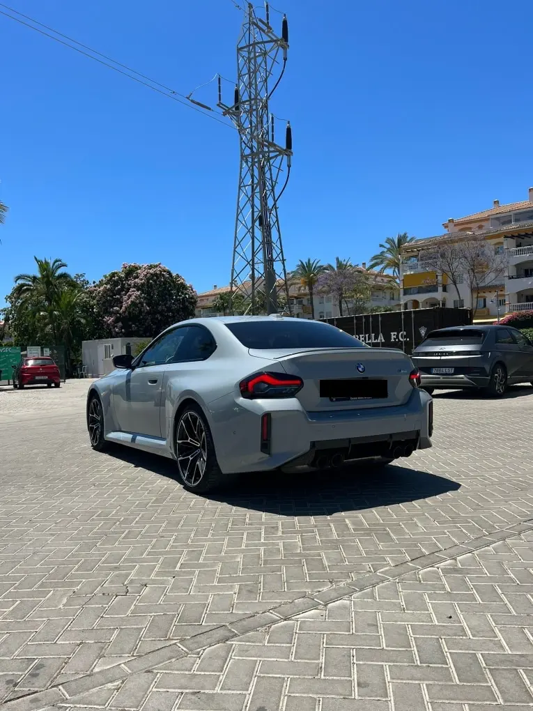 BMW M2 2024, extérieur — Nice Luxury Car Rental, Nice. BMW M2 in Nice La BMW M2 2024 fait partie des sportives proposées à la location à Nice.…