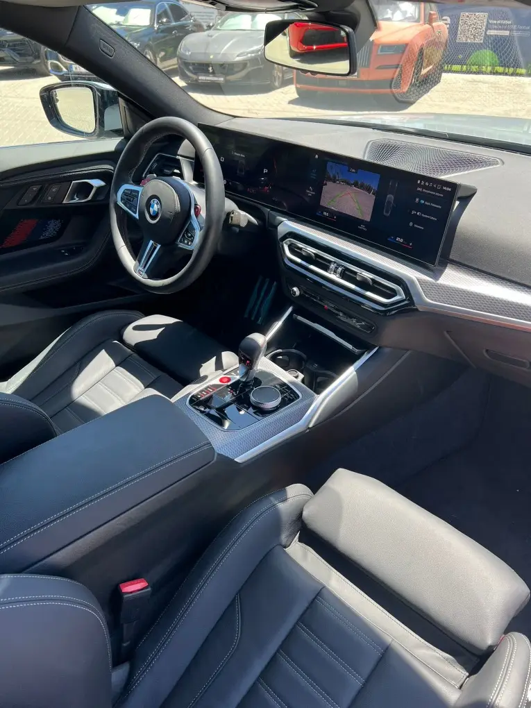 BMW M2 2024, vue avant — Nice Luxury Car Rental, Nice. BMW M2 in Nice La BMW M2 2024 fait partie des sportives proposées à la location à Nice.…