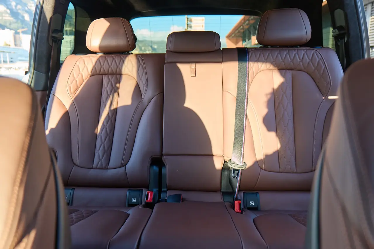 BMW X7 40d M 2024, tableau de bord — Nice Luxury Car Rental, Nice. BMW X7 40d M in Nice Le BMW X7 40d M 2024 est proposé à la location à Nice sous la forme…