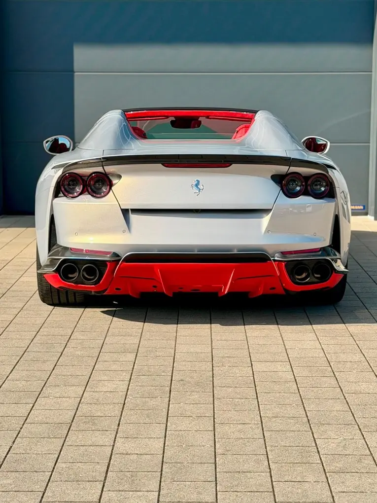 Ferrari 812 GTS 2024, vue arrière — Nice Luxury Car Rental, Nice. Ferrari 812 GTS in Nice La Ferrari 812 GTS 2024 est proposée à la location à Nice comme…
