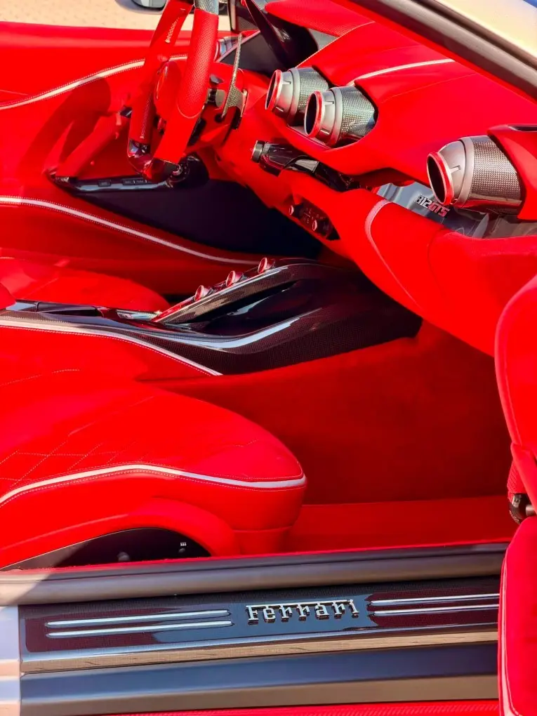 Ferrari 812 GTS 2024, intérieur — Nice Luxury Car Rental, Nice. Ferrari 812 GTS in Nice La Ferrari 812 GTS 2024 est proposée à la location à Nice comme…