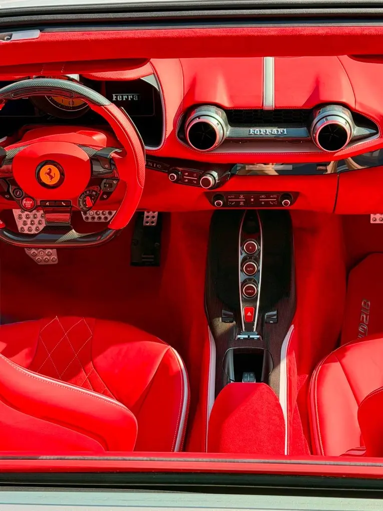 Ferrari 812 GTS 2024, tableau de bord — Nice Luxury Car Rental, Nice. Ferrari 812 GTS in Nice La Ferrari 812 GTS 2024 est proposée à la location à Nice comme…