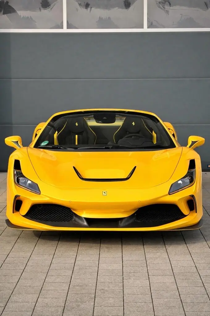 Ferrari F8 SPIDER 2023, vista trasera — Nice Luxury Car Rental, Niza. Ferrari F8 SPIDER in Niza En Niza, el Ferrari F8 SPIDER 2023 está disponible para…
