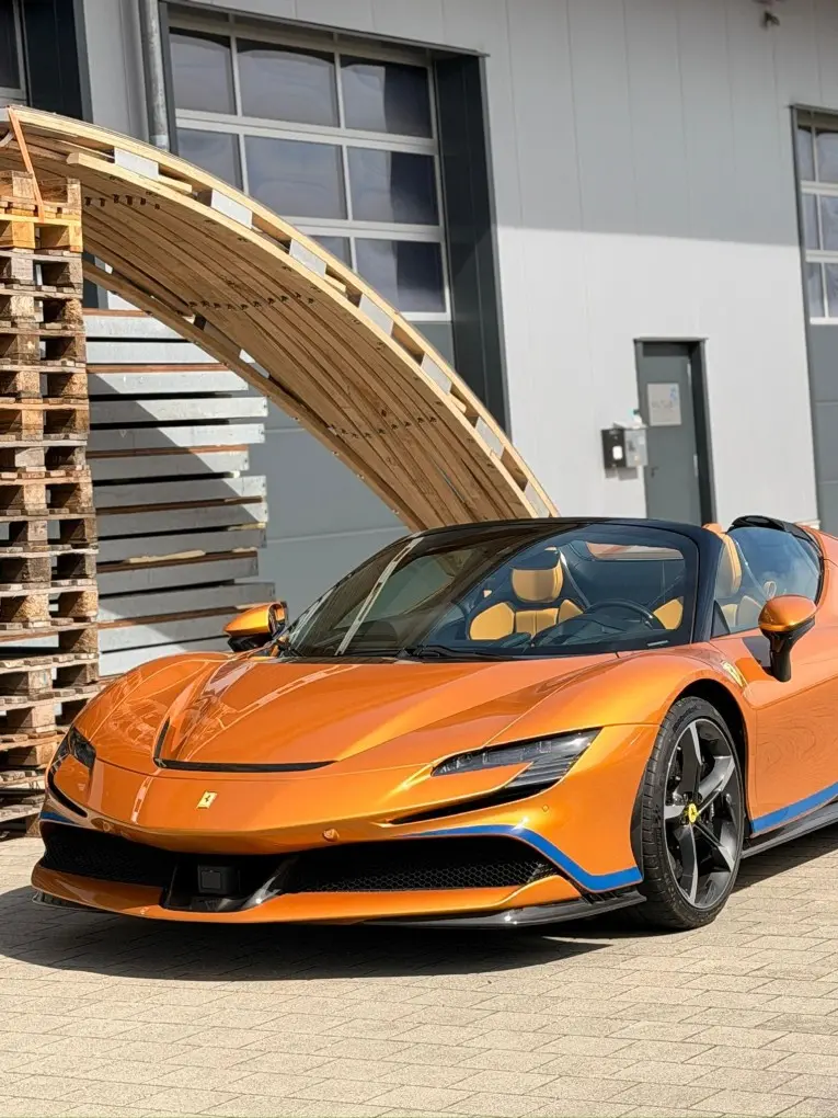 Ferrari SF90 Spider Tailor Made 2025, vue arrière — Nice Luxury Car Rental, Nice. Ferrari SF90 Spider Tailor Made in Nice La Ferrari SF90 Spider Tailor Made 2025 est…