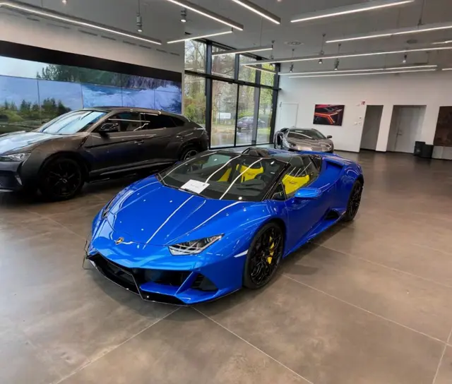 Lamborghini Huracan Evo Spyder 2022 — Nice Luxury Car Rental, Nice