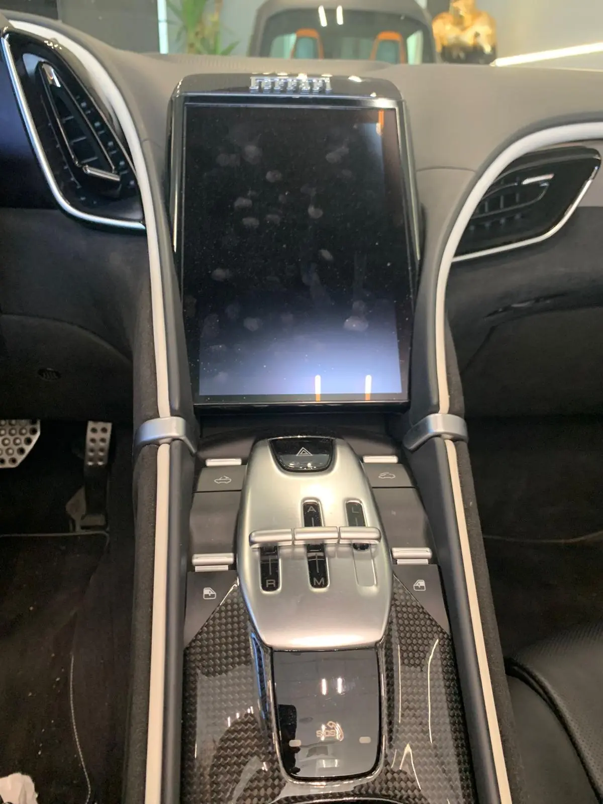 Lamborghini Huracan Sterrato 2024, extérieur — Nice Luxury Car Rental, Nice. Lamborghini Huracan Sterrato in Nice La Lamborghini Huracan Sterrato 2024 rejoint la…