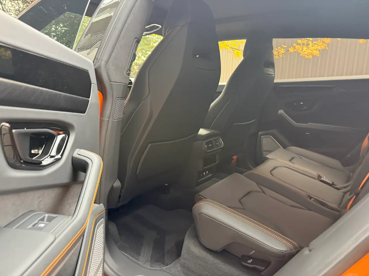 Lamborghini URUS SE 2025, tableau de bord — Nice Luxury Car Rental, Nice. Lamborghini URUS SE in Nice La Lamborghini URUS SE 2025 est proposée à la location à Nice…