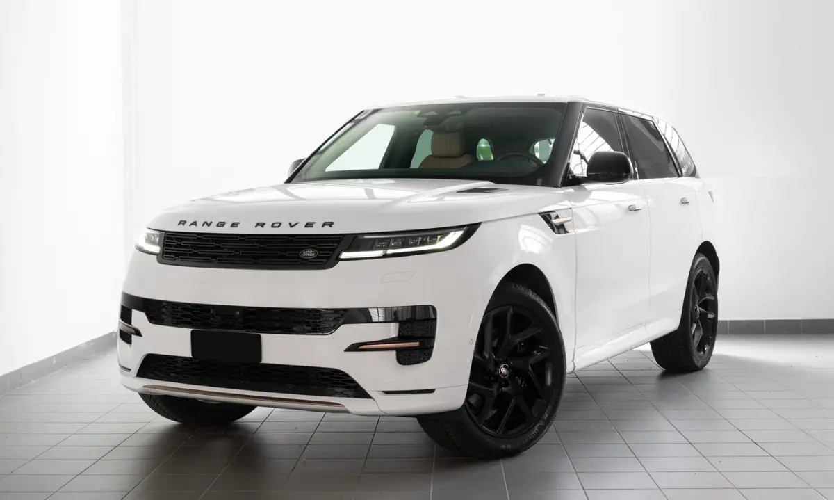 Land Rover Range Rover Sport 2025, vue arrière — Nice Luxury Car Rental, Nice. Land Rover Range Rover Sport in Nice Le Land Rover Range Rover Sport 2025 fait partie des…