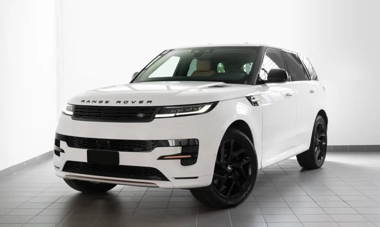 Land Rover Range Rover Sport 2025, vue arrière — Nice Luxury Car Rental, Nice. Land Rover Range Rover Sport in Nice Le Land Rover Range Rover Sport 2025 fait partie des…
