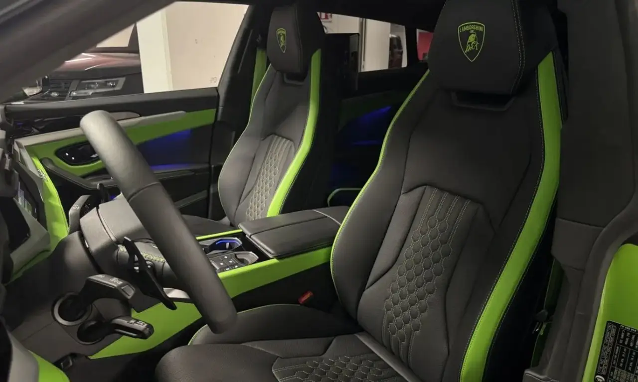 Land Rover Range Rover Sport Dynamic SE 2025, interior — Nice Luxury Car Rental, Niza. Land Rover Range Rover Sport Dynamic SE in Niza El Land Rover Range Rover Sport Dynamic…