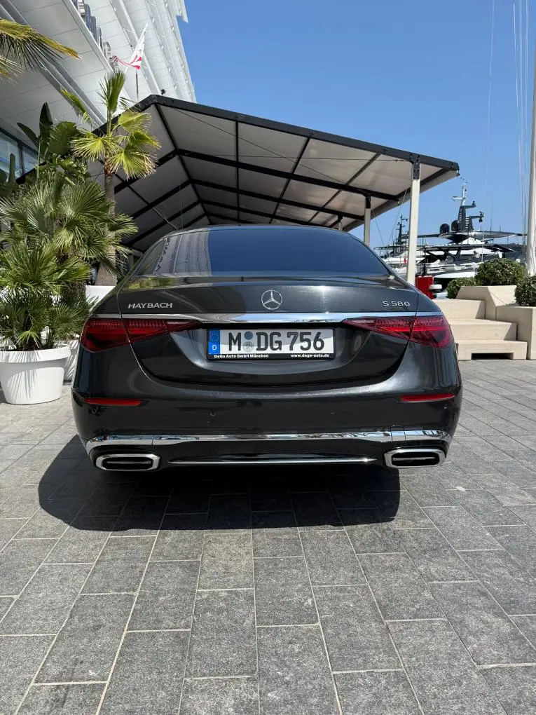 Maybach S580 2023, extérieur — Nice Luxury Car Rental, Nice. Maybach S580 in Nice La Maybach S580 2023 est proposée à la location à Nice pour les…