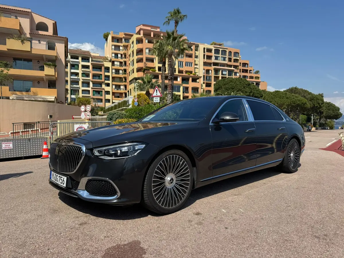 Maybach S580 2023, tableau de bord — Nice Luxury Car Rental, Nice. Maybach S580 in Nice La Maybach S580 2023 est proposée à la location à Nice pour les…