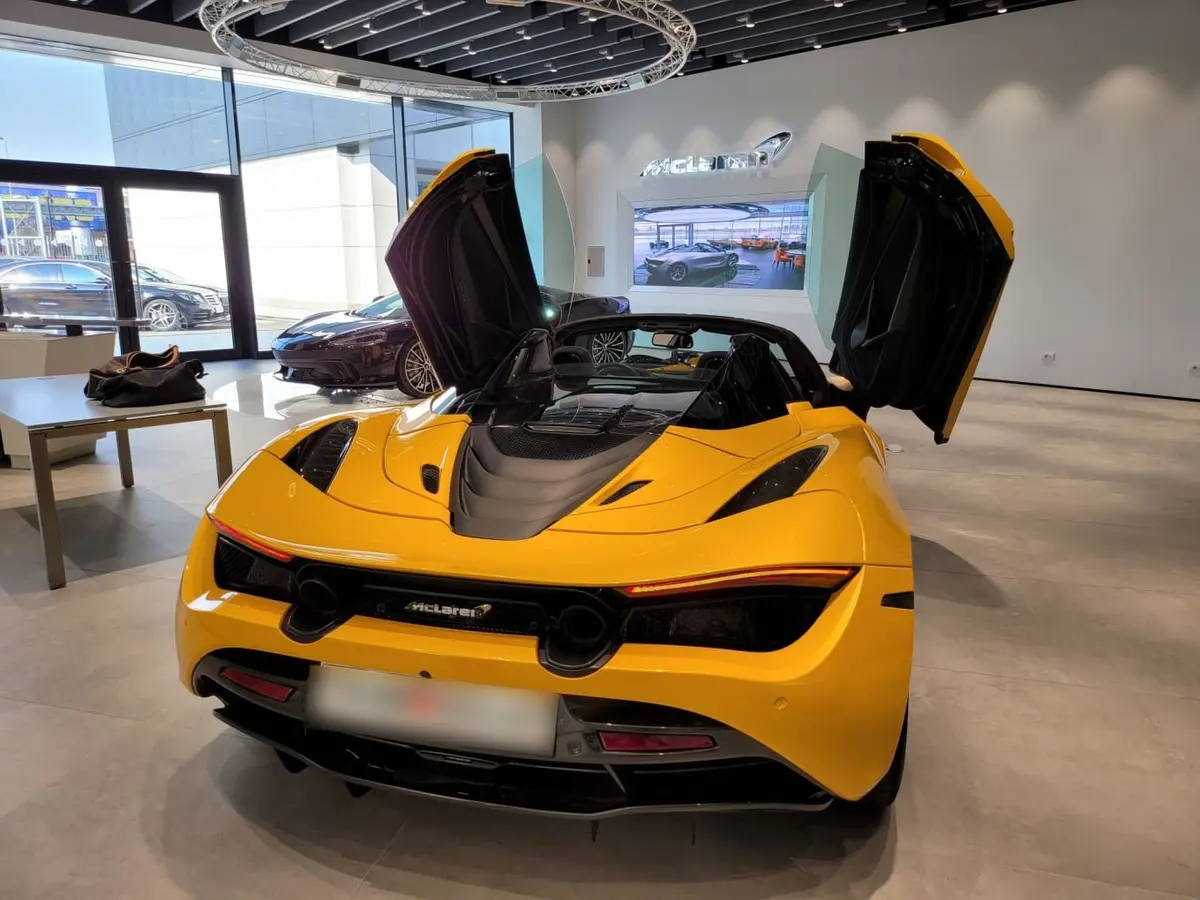 McLaren 720S Spider 2022, intérieur — Nice Luxury Car Rental, Nice. McLaren 720S Spider in Nice La McLaren 720S Spider 2022 fait partie des modèles proposés…
