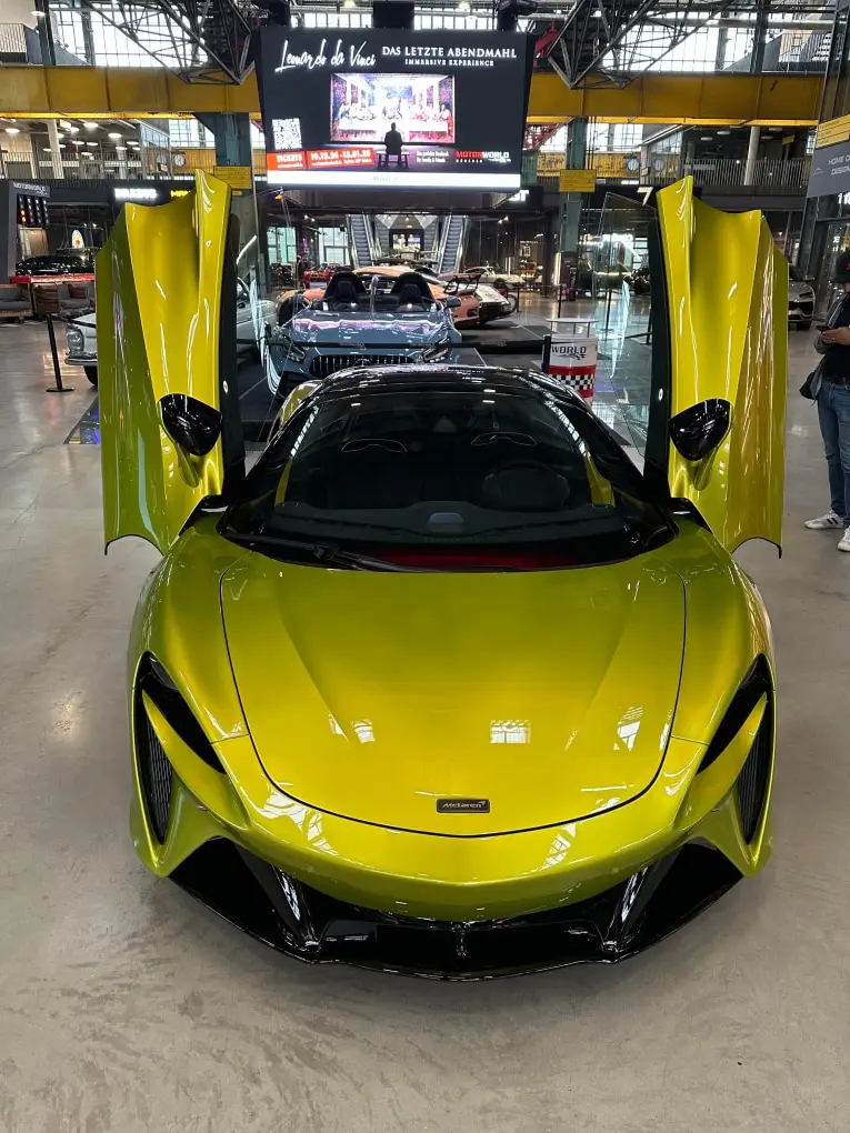 McLaren Artura Spider 2024, вид сзади — Nice Luxury Car Rental, Ницца. McLaren Artura Spider in Ницца McLaren Artura Spider 2024 года доступен для аренды в…