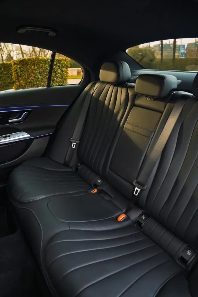 Mercedes Benz E-klasse 220d Premium Plus 2026, intérieur — Nice Luxury Car Rental, Nice. Mercedes Benz E-klasse 220d Premium Plus in Nice La Mercedes Benz E-klasse 220d Premium…