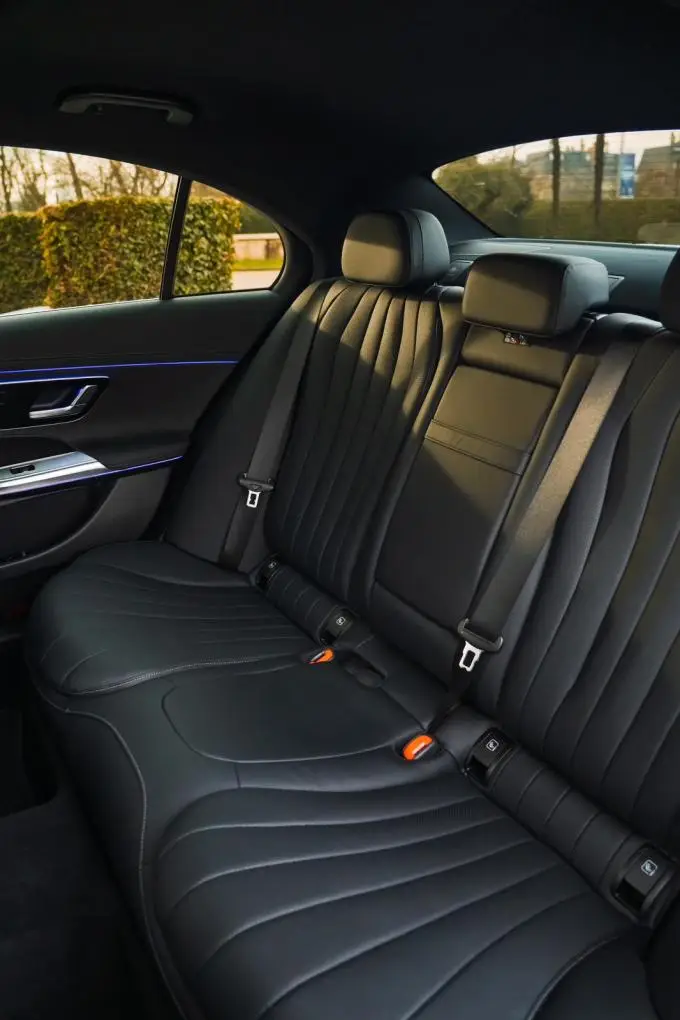 Mercedes Benz E-klasse 220d Premium Plus 2026, intérieur — Nice Luxury Car Rental, Nice. Mercedes Benz E-klasse 220d Premium Plus in Nice La Mercedes Benz E-klasse 220d Premium…