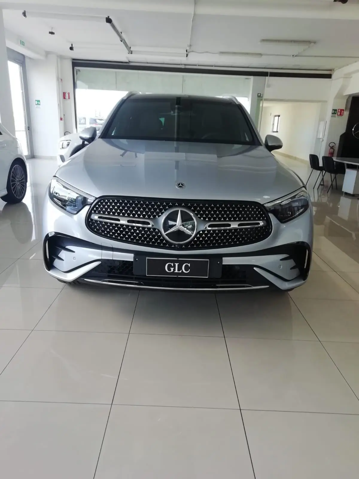Mercedes Benz GLC 2025, vue avant — Nice Luxury Car Rental, Nice. Mercedes Benz GLC in Nice La Mercedes Benz GLC 2025 fait partie des SUV proposés à la…