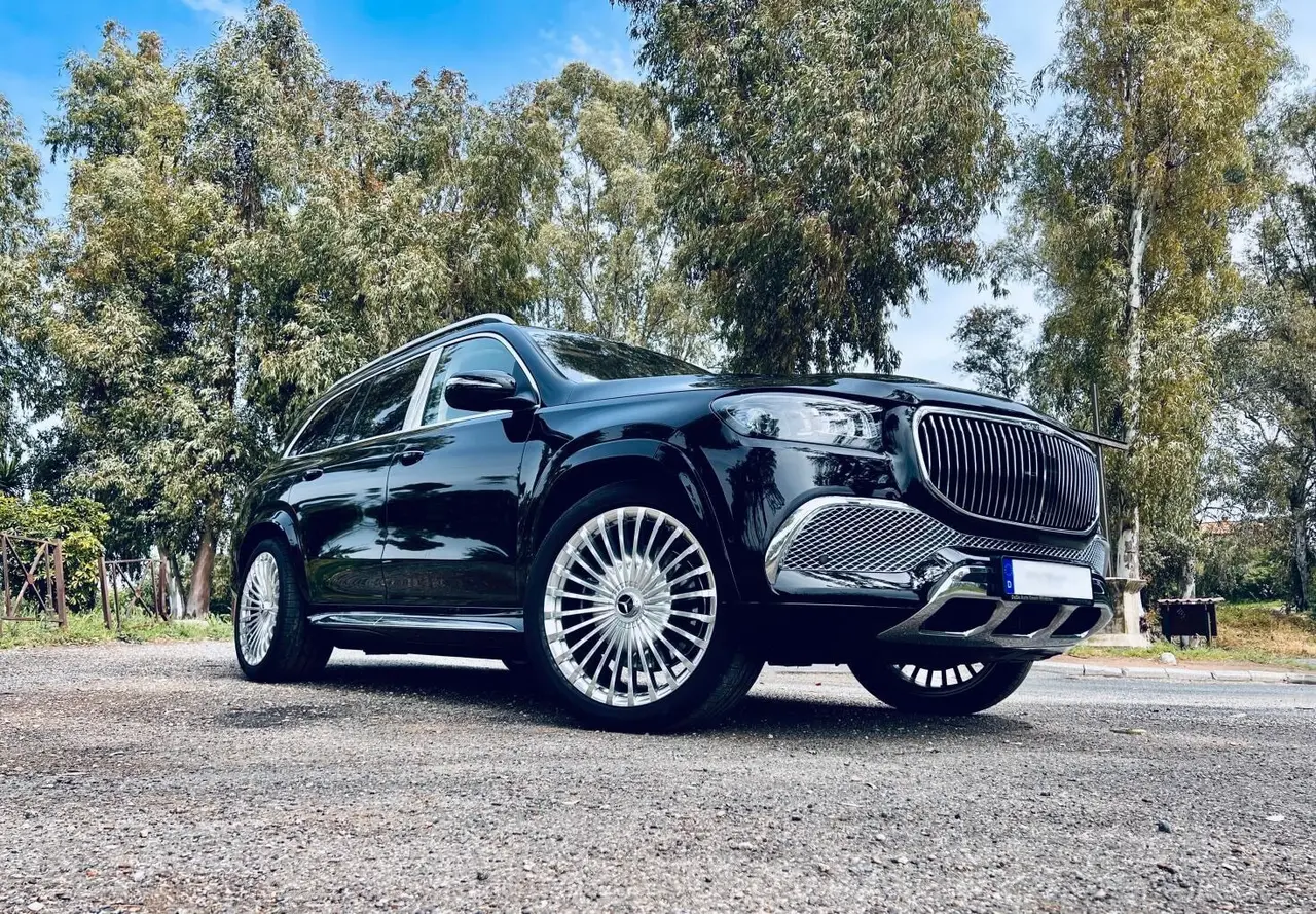 Mercedes Benz GLS Maybach 2022, extérieur — Nice Luxury Car Rental, Nice. Mercedes Benz GLS Maybach in Nice Louer une Mercedes Benz GLS Maybach 2022 à Nice, c'est…