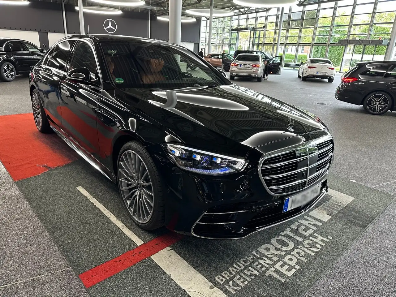 Mercedes Benz S-klasse S400 Long 4-Matic 2023, vue avant — Nice Luxury Car Rental, Nice. Mercedes Benz S-klasse S400 Long 4-Matic in Nice La Mercedes Benz S-klasse S400 Long…