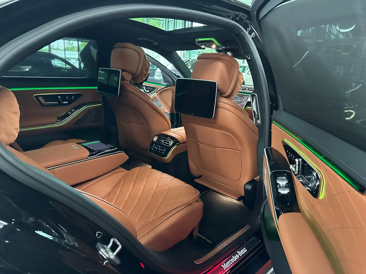 Mercedes Benz S-klasse S400 Long 4-Matic 2023, tableau de bord — Nice Luxury Car Rental, Nice. Mercedes Benz S-klasse S400 Long 4-Matic in Nice La Mercedes Benz S-klasse S400 Long…