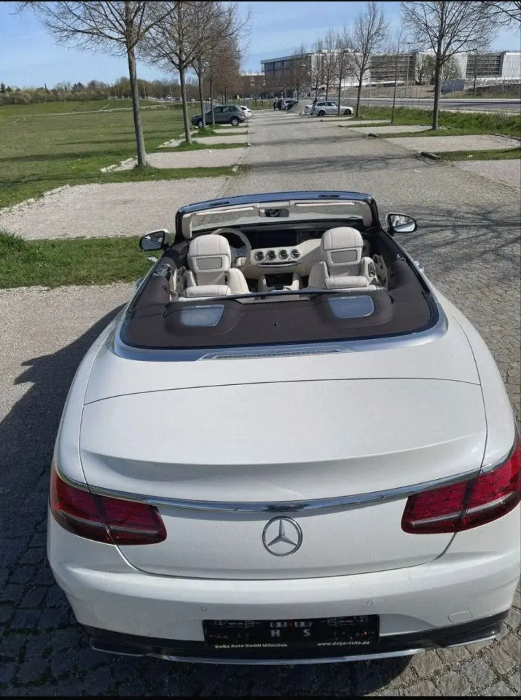 Mercedes Benz S560 Cabrio 2021, vue avant — Nice Luxury Car Rental, Nice. Mercedes Benz S560 Cabrio in Nice Le Mercedes Benz S560 Cabrio 2021 fait partie des…