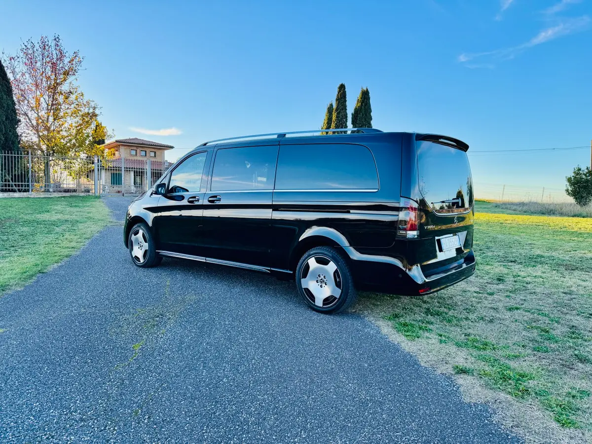 Mercedes Benz V300 4x4 XL Exclusive 7 seats 2025, extérieur — Nice Luxury Car Rental, Nice. Mercedes Benz V300 4x4 XL Exclusive 7 seats in Nice Le Mercedes Benz V300 4x4 XL…