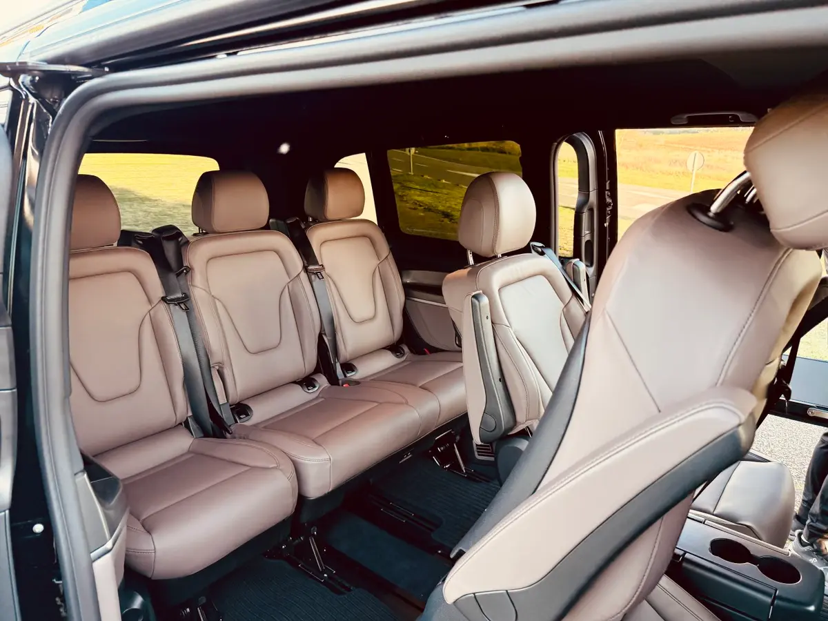 Mercedes Benz V300 4x4 XL Exclusive 7 seats 2025, intérieur — Nice Luxury Car Rental, Nice. Mercedes Benz V300 4x4 XL Exclusive 7 seats in Nice Le Mercedes Benz V300 4x4 XL…