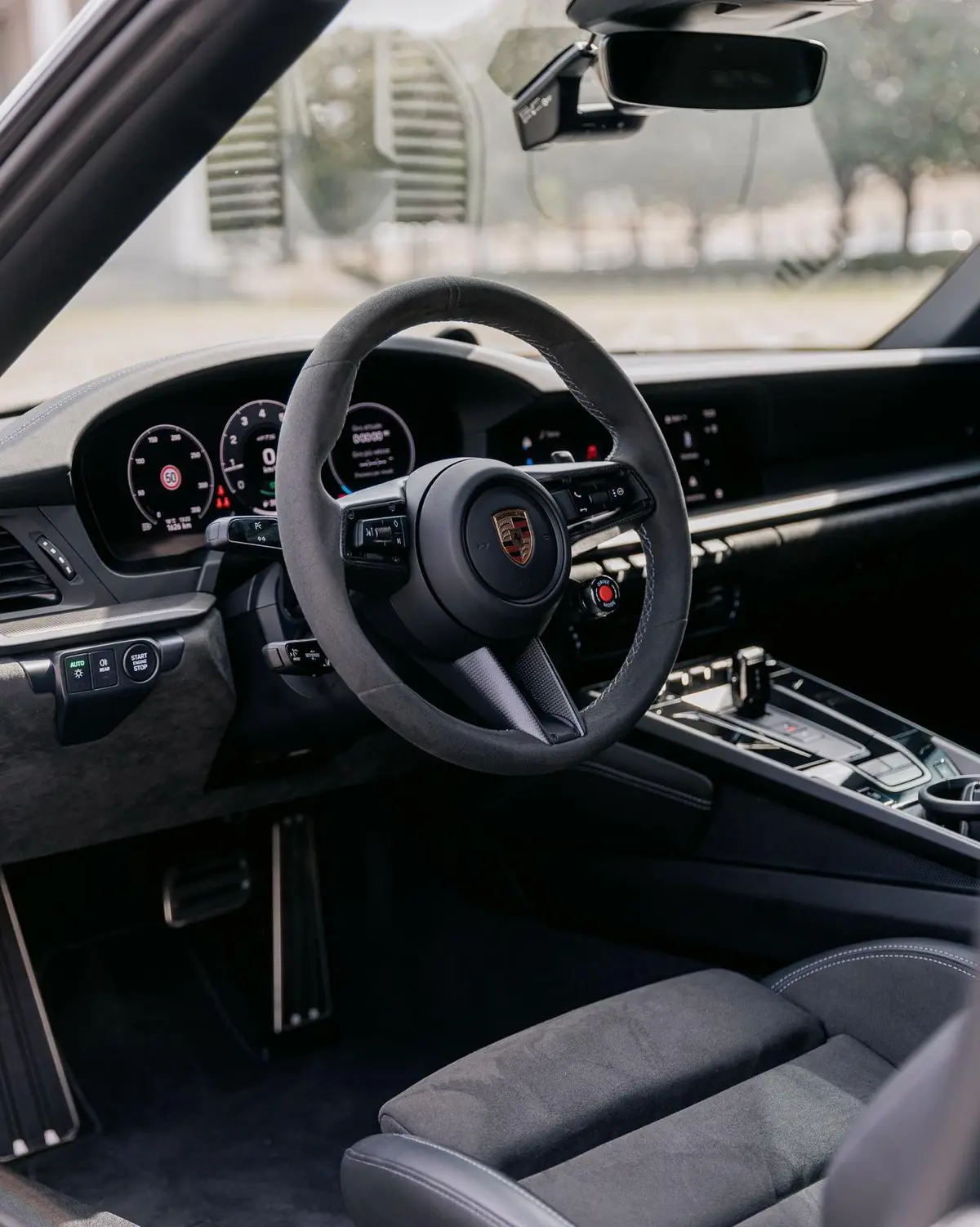 Porsche Carrera Spyder 992,2 GTS 2025, vue arrière — Nice Luxury Car Rental, Nice. Porsche Carrera Spyder 992,2 GTS in Nice Le Porsche Carrera Spyder 992,2 GTS 2025 fait…