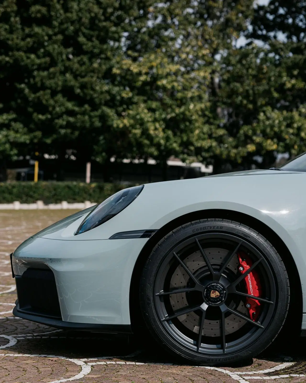 Porsche Carrera Spyder 992,2 GTS 2025, tableau de bord — Nice Luxury Car Rental, Nice. Porsche Carrera Spyder 992,2 GTS in Nice Le Porsche Carrera Spyder 992,2 GTS 2025 fait…