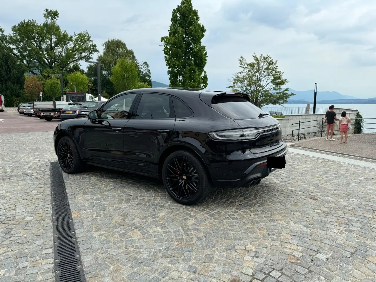 Porsche Macan GTS 2024, vue avant — Nice Luxury Car Rental, Nice. Porsche Macan GTS in Nice La Porsche Macan GTS 2024 rejoint la sélection disponible à la…