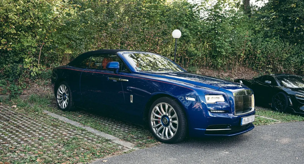 Rolls-Royce Dawn 2022 — Nice Luxury Car Rental, Nice. Rolls-Royce Dawn in Nice La Rolls-Royce Dawn 2022 fait partie des véhicules disponibles à…
