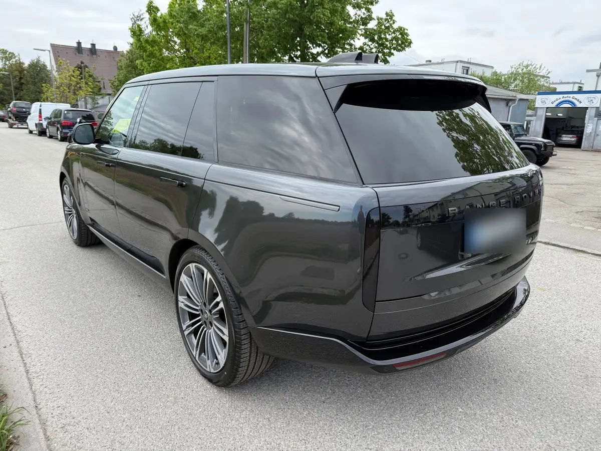 Rover Range Rover Autobiography D350 7s 2025, exterior — Nice Luxury Car Rental, Niza. Rover Range Rover Autobiography D350 7s in Niza El Rover Range Rover Autobiography D350…