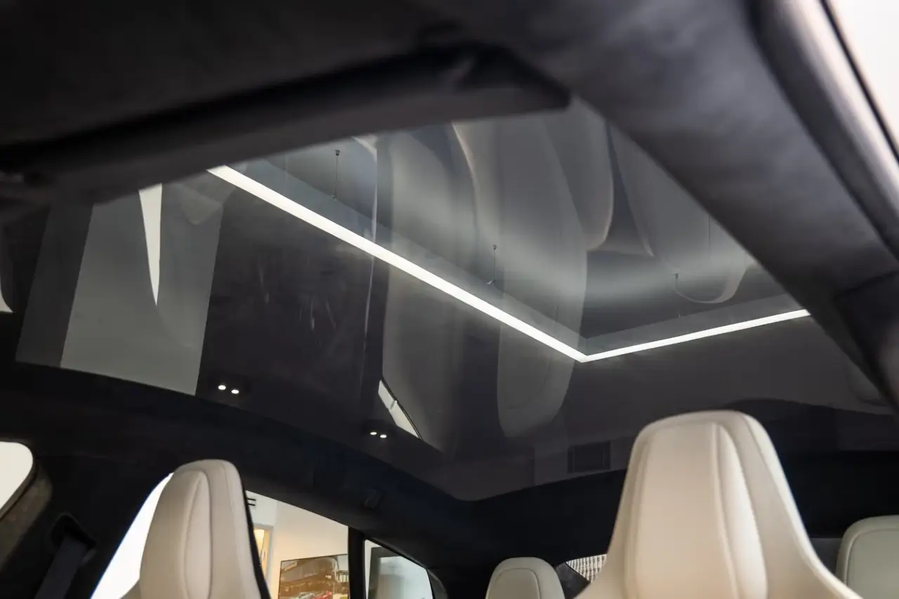 Tesla Model S Plaid 2025, extérieur — Nice Luxury Car Rental, Nice. Tesla Model S Plaid in Nice La Tesla Model S Plaid 2025 fait partie des véhicules…